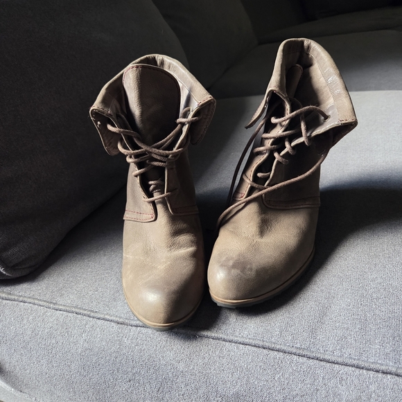 Tesori Brown Lace-Up Wedge Boots - Picture 4 of 6